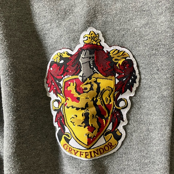 Harry Potter Universal Studios Sweatshirt Gryffindor Arm Patch Women’s XS - Picture 7 of 14